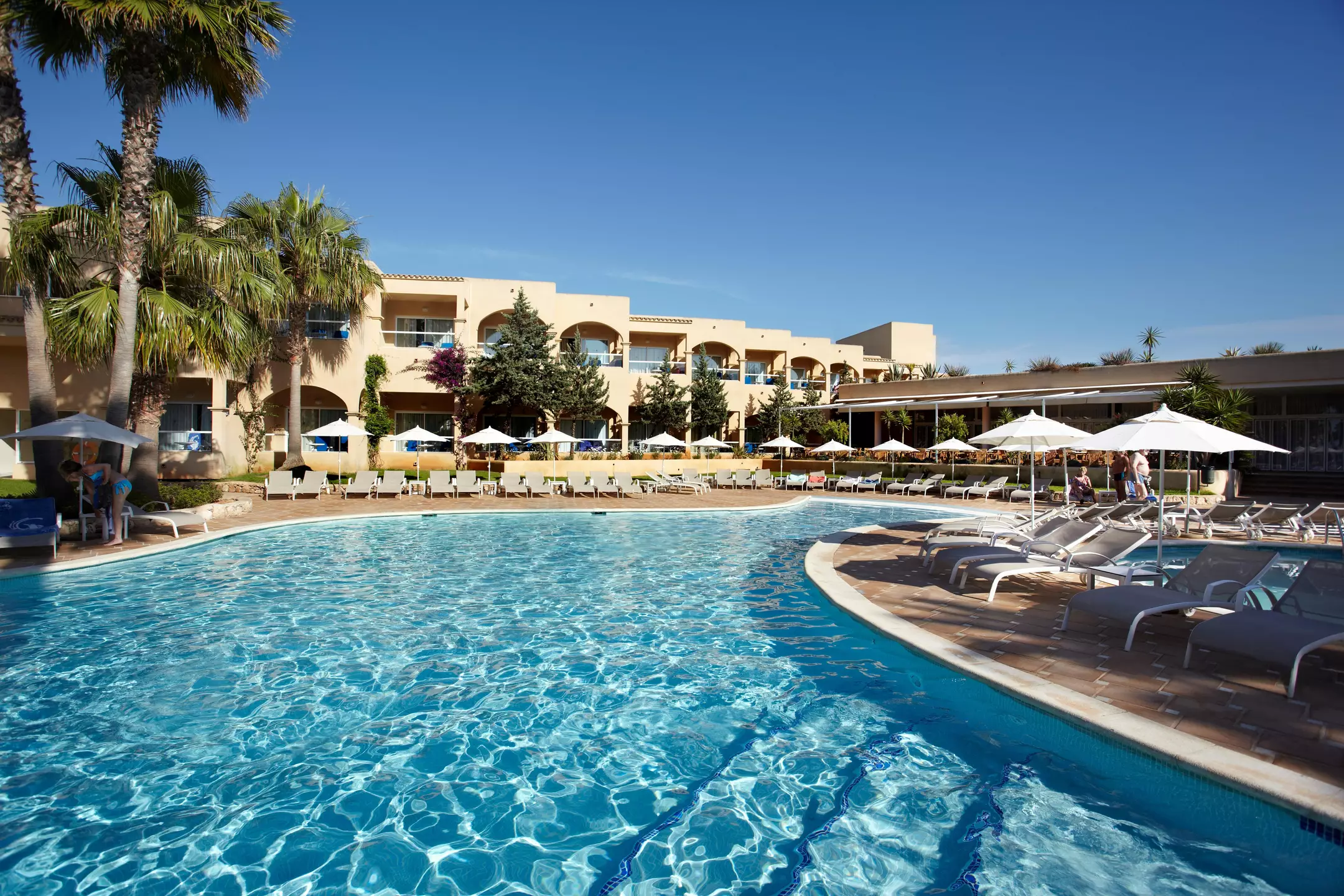 Alibaba https://cdn.alibaba.ir/ostorage/hotel-accommodation-images/6a050a3961ec039ef75c62f0_Santa-Eulalia-Grupotel-Santa-Eul-ria--Spa-1.webp