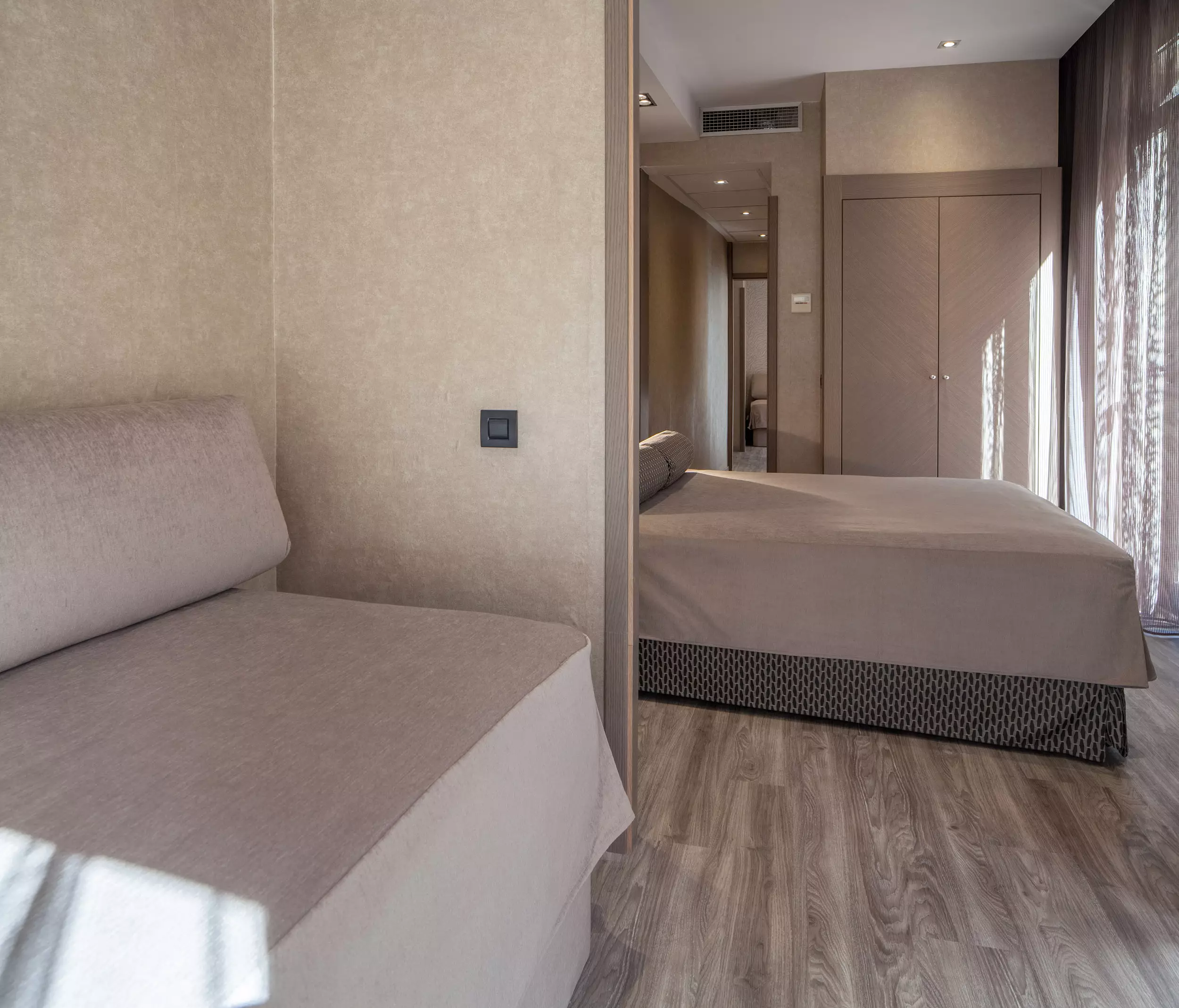 هتل Hotel Suizo بارسلونا