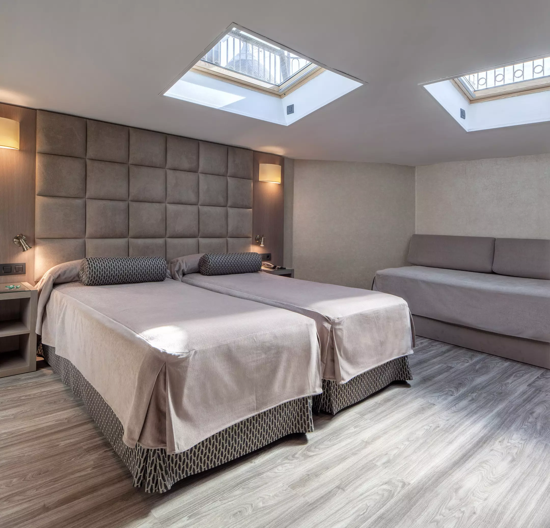 هتل Hotel Suizo بارسلونا