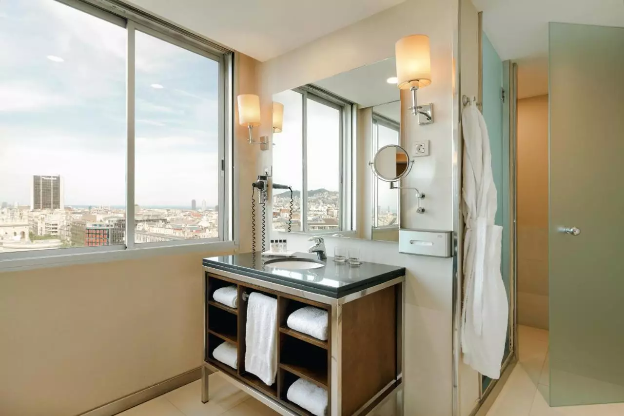 Alibaba https://cdn.alibaba.ir/ostorage/hotel-accommodation-images/6a051f5161ec039ef75c72e1_Barcelona-NH-Hesperia-Barcelona-Presidente-0.webp