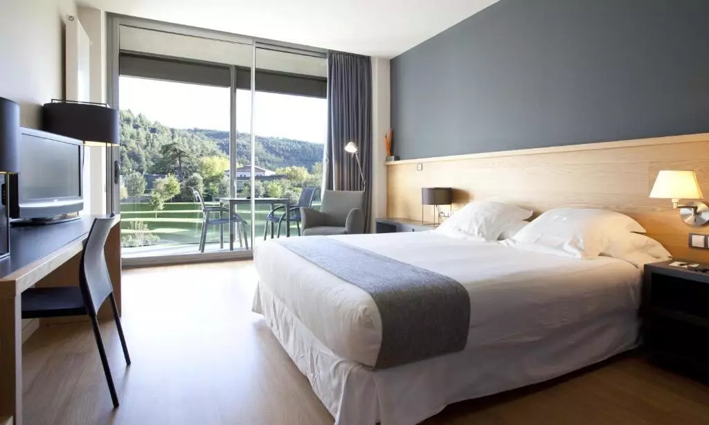 هتل Món Sant Benet Hotel & Conference Centre Sant Fruitós de Bages