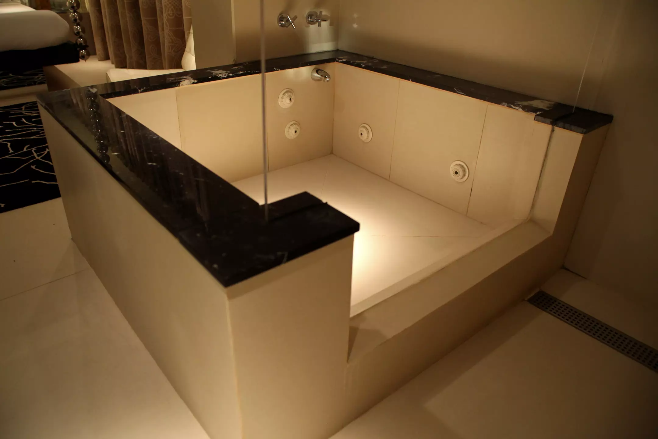 هتل Hotel Abalú مادرید