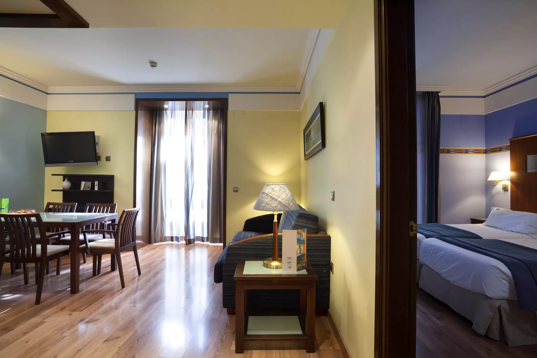هتل Suites Gran Via 44 گرانادا