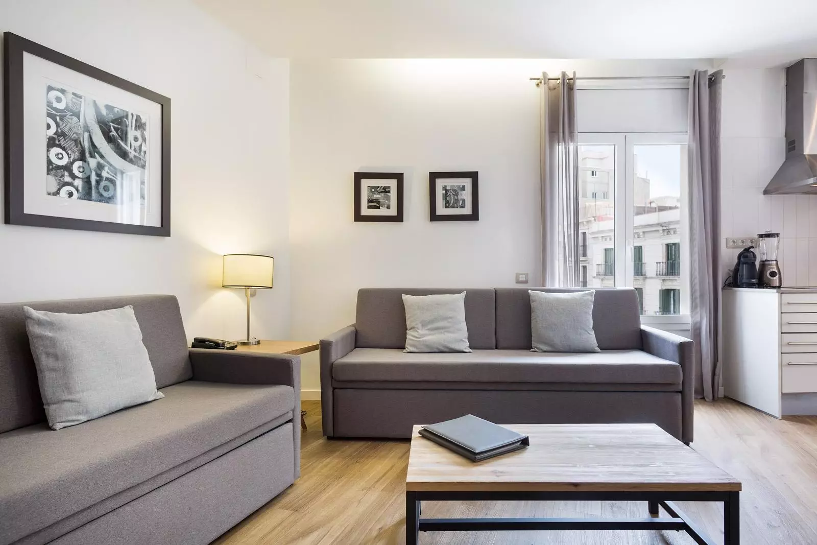 هتل Amister Urban Apartments بارسلونا