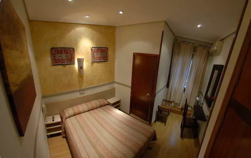 هتل Good Rooms مادرید