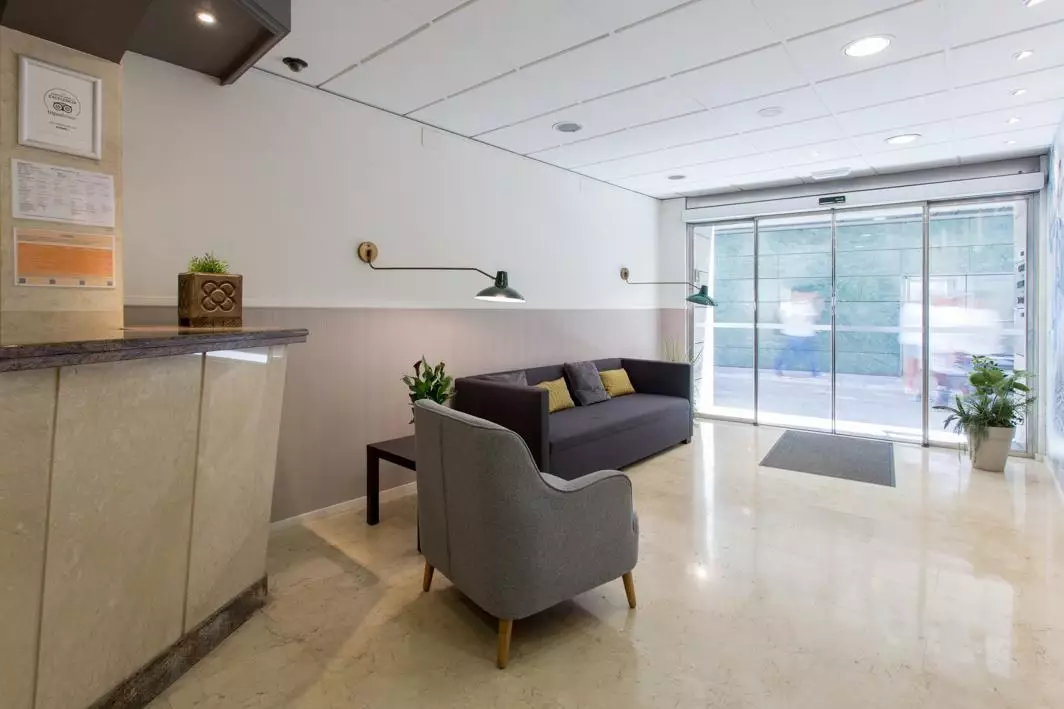 هتل Opera Ramblas Hostal بارسلونا