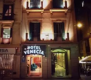 Alibaba https://cdn.alibaba.ir/ostorage/hotel-accommodation-images/6a05c41061ec039ef75cf458_Malaga-Venecia-0.webp