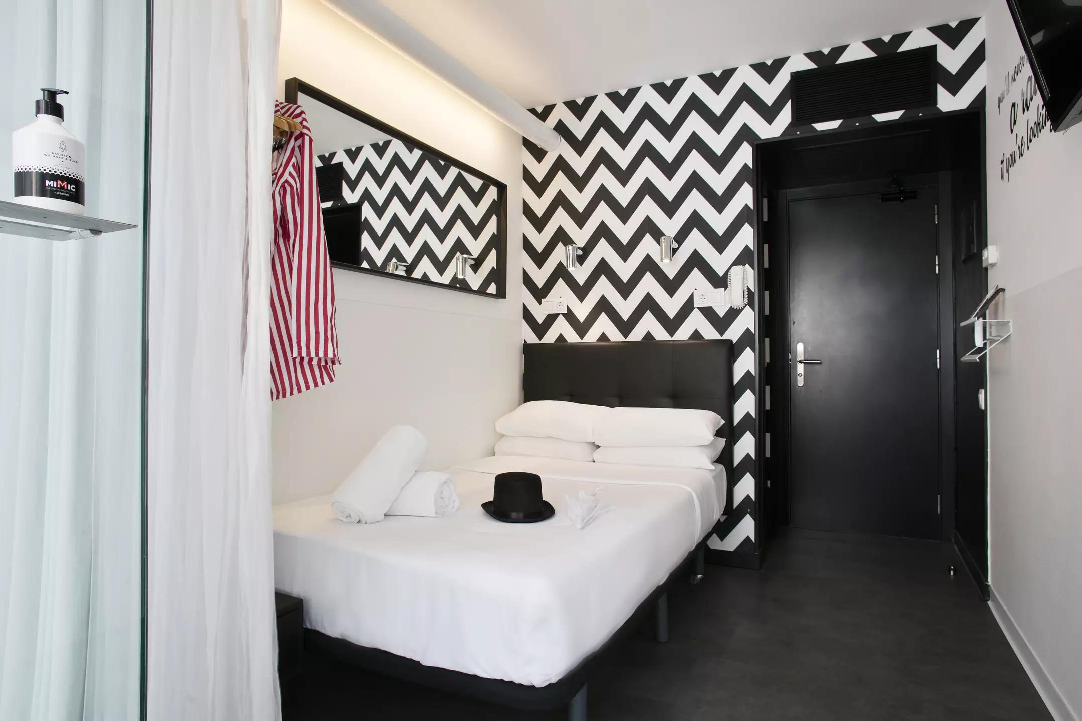 Alibaba https://cdn.alibaba.ir/ostorage/hotel-accommodation-images/6a05d4e061ec039ef75d01e0_Barcelona-Casa-Lit-by-Ona-Hotels-0.webp