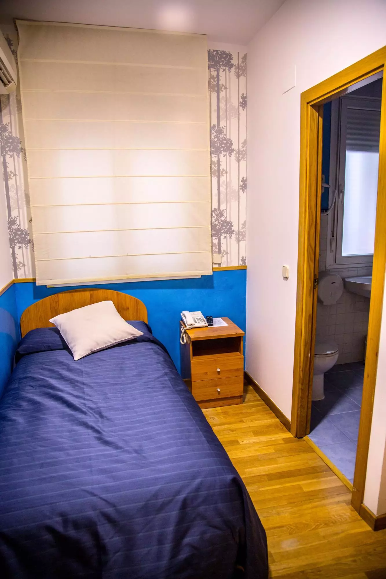 هتل Hostal Montaloya مادرید