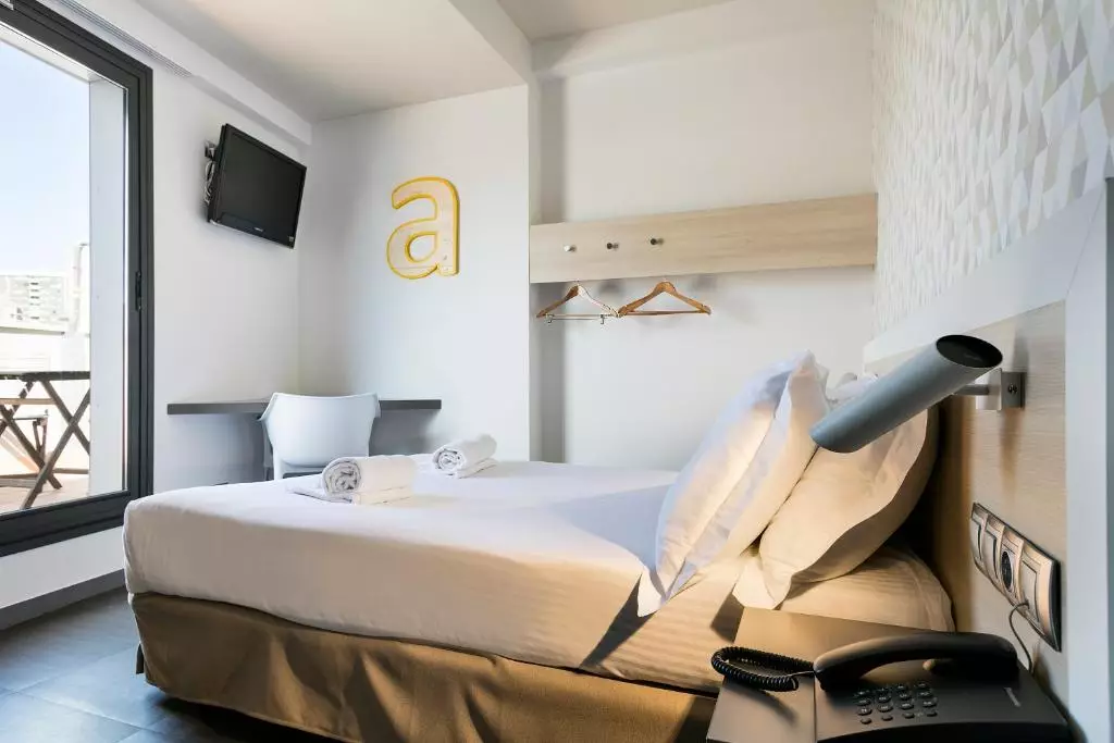هتل Hotel Laumon بارسلونا