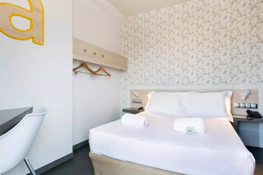 هتل Hotel Laumon بارسلونا