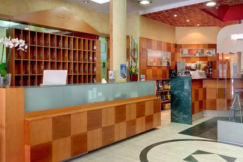 هتل Hotel Madrid Torrejón Plaza Torrejón de Ardoz