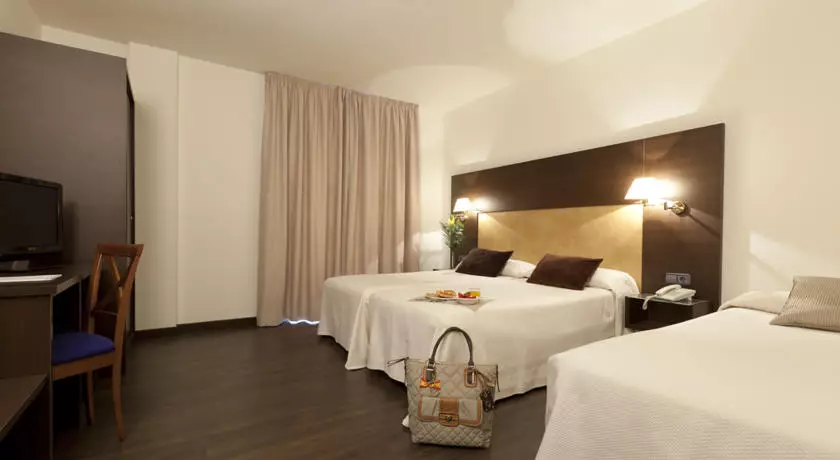 هتل Hotel Madrid Torrejón Plaza Torrejón de Ardoz