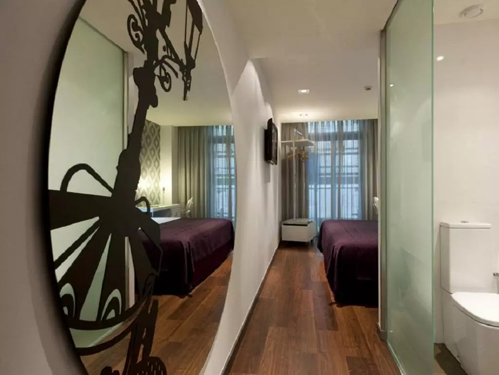 Alibaba https://cdn.alibaba.ir/ostorage/hotel-accommodation-images/6a05fee461ec039ef75d2355_Barcelona-Ikonik-Ramblas-1.webp