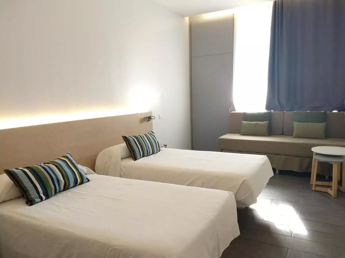 Alibaba https://cdn.alibaba.ir/ostorage/hotel-accommodation-images/6a060c8f61ec039ef75d2e72_Barcelona-Centre-Esplai-Hostel-1.webp