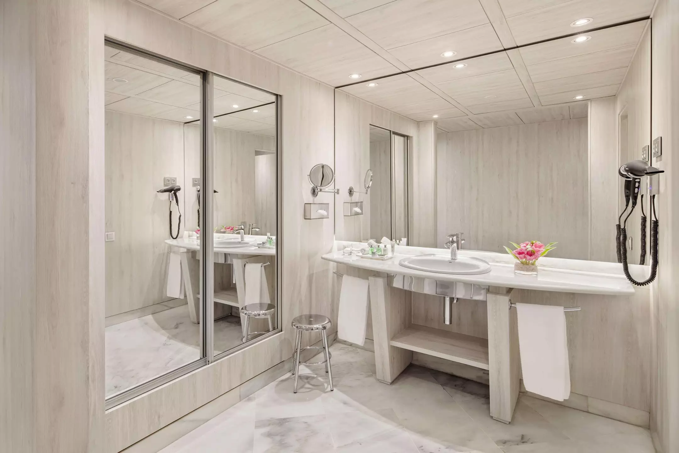 Alibaba https://cdn.alibaba.ir/ostorage/hotel-accommodation-images/6a063fa661ec039ef75d576e_Barcelona-NH-Collection-Barcelona-P-dium-1.webp
