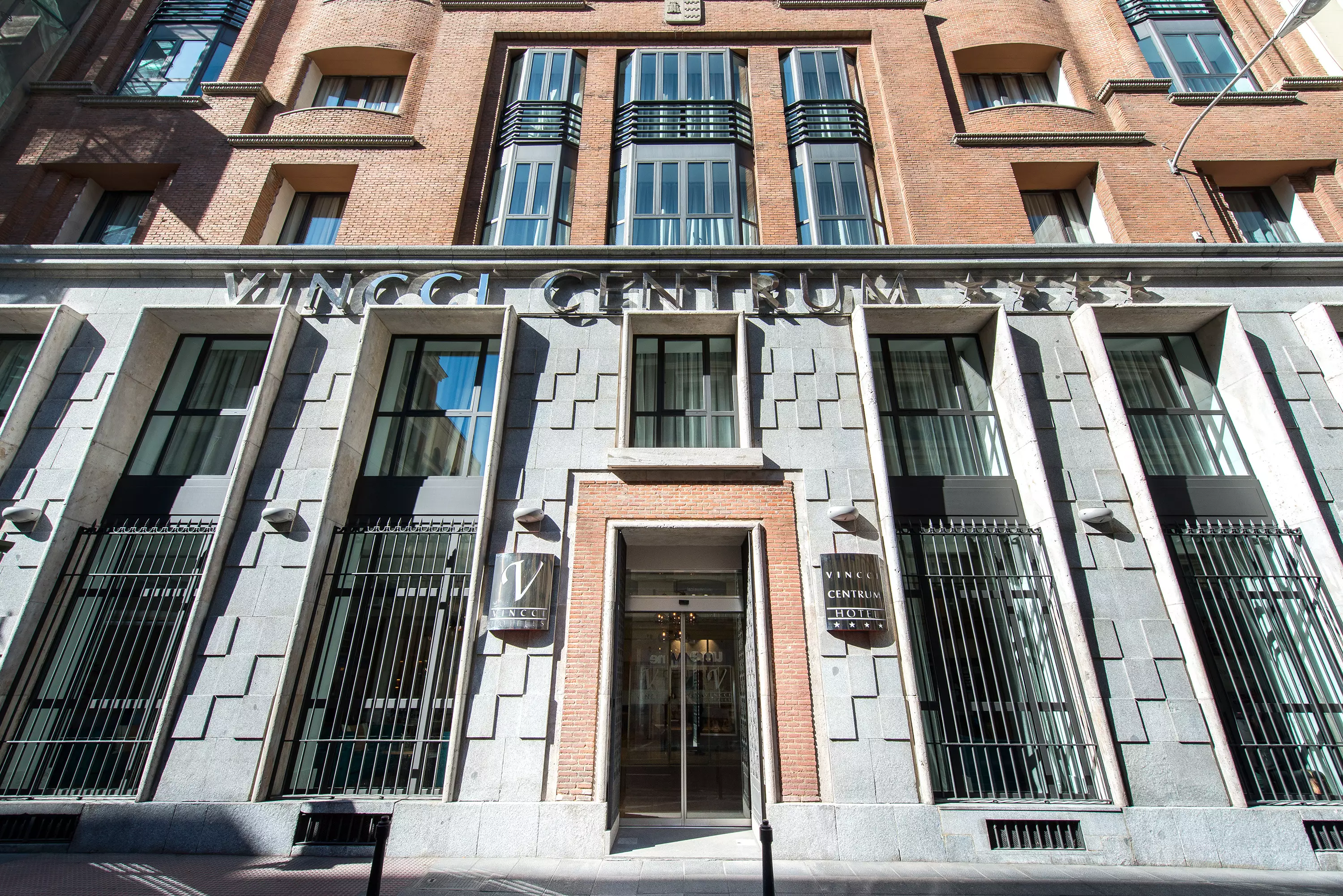 Alibaba https://cdn.alibaba.ir/ostorage/hotel-accommodation-images/6a06514561ec039ef75d64e7_Madrid-Vincci-Centrum-1.webp