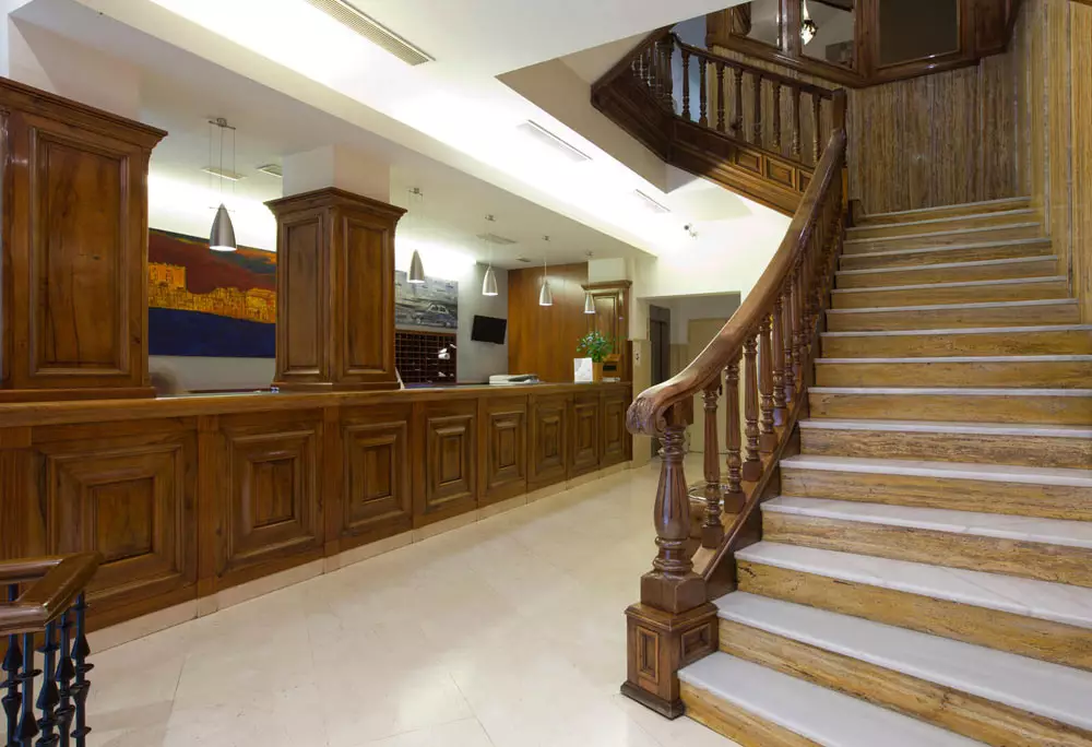 Alibaba https://cdn.alibaba.ir/ostorage/hotel-accommodation-images/6a065c8861ec039ef75d6dd2_Malaga-Don-Curro-1.webp