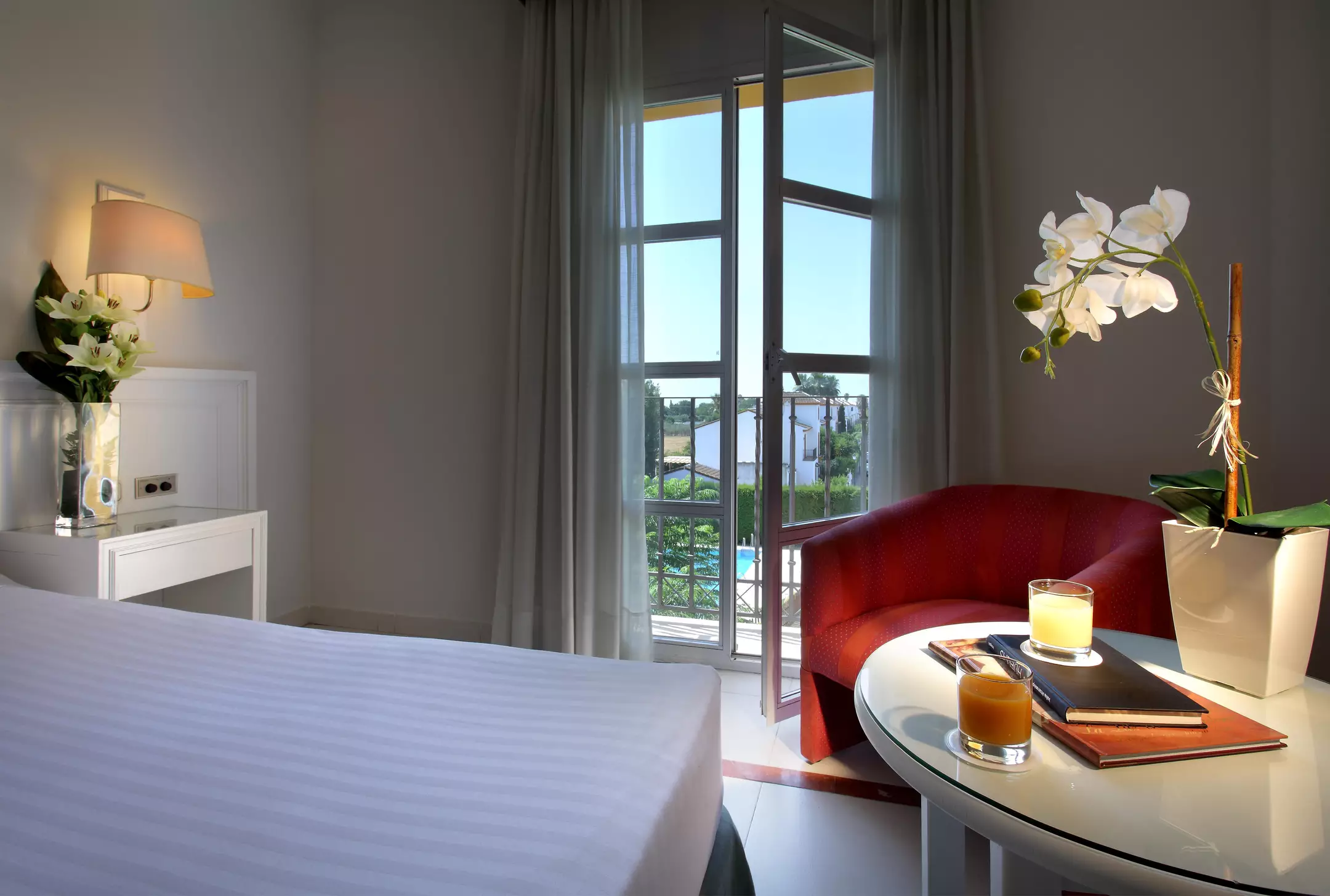 Alibaba https://cdn.alibaba.ir/ostorage/hotel-accommodation-images/6a065fb961ec039ef75d706e_Sanlucar-la-Mayor-Exe-Gran-Hotel-Sol-car-1.webp