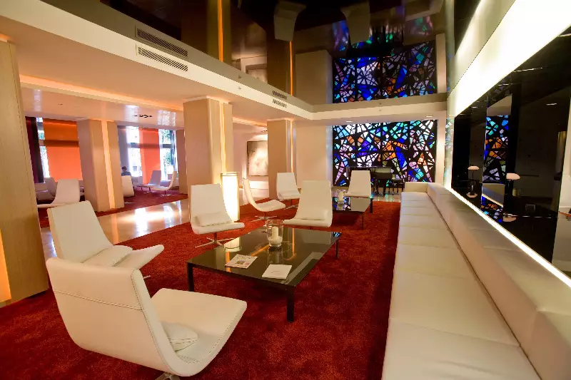 Alibaba https://cdn.alibaba.ir/ostorage/hotel-accommodation-images/6a06945c61ec039ef75d985c_Madrid-Ayre-Gran-Hotel-Col-n-1.webp