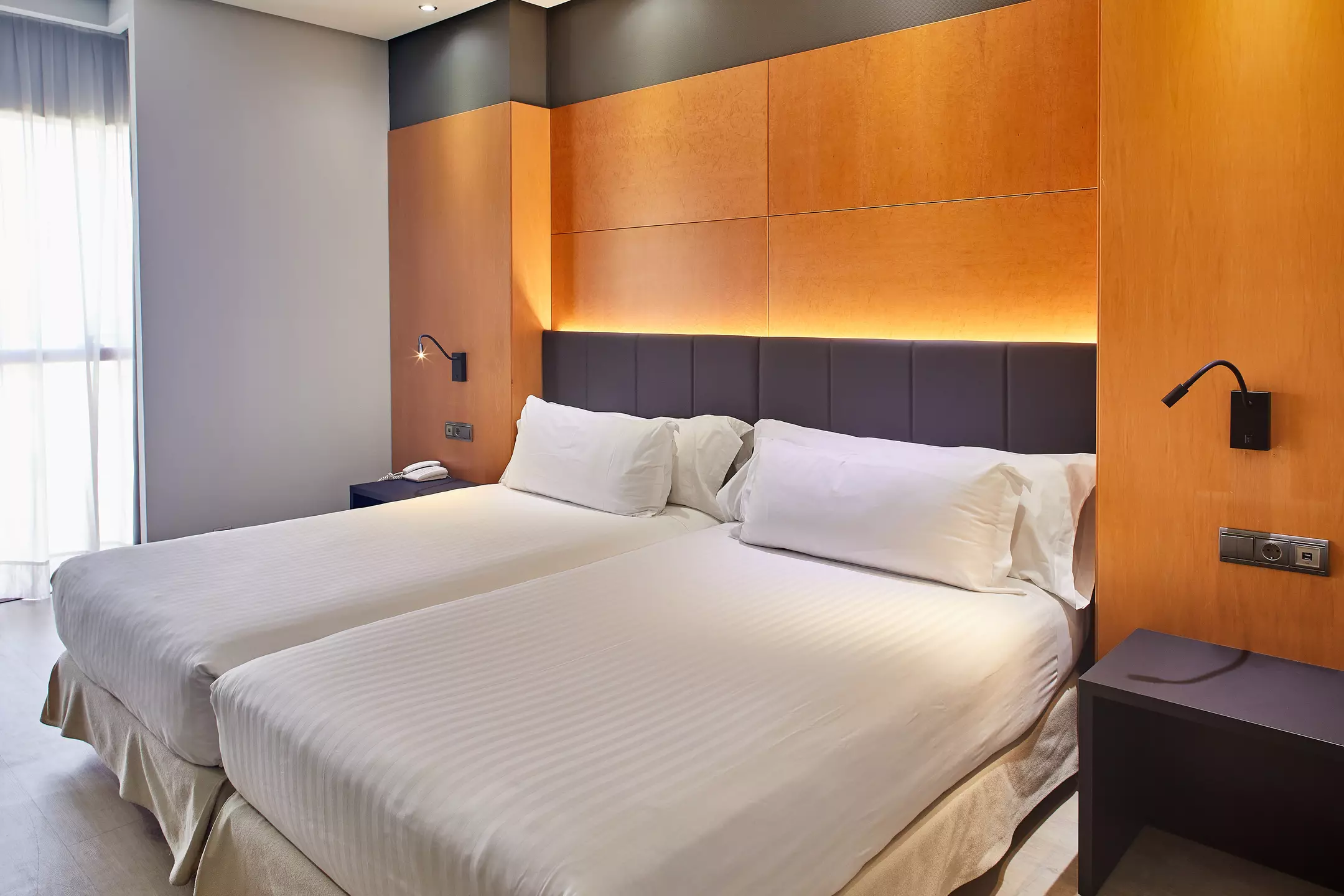 Alibaba https://cdn.alibaba.ir/ostorage/hotel-accommodation-images/6a069b8361ec039ef75d9de9_Madrid-Silken-Puerta-Madrid-1.webp