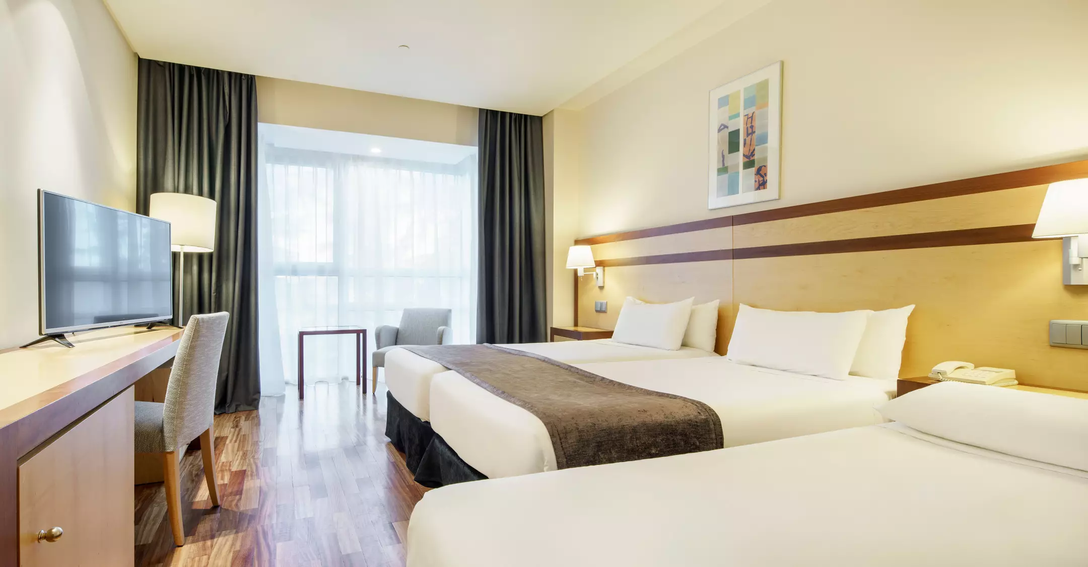 هتل Hotel ILUNION Pío XII مادرید