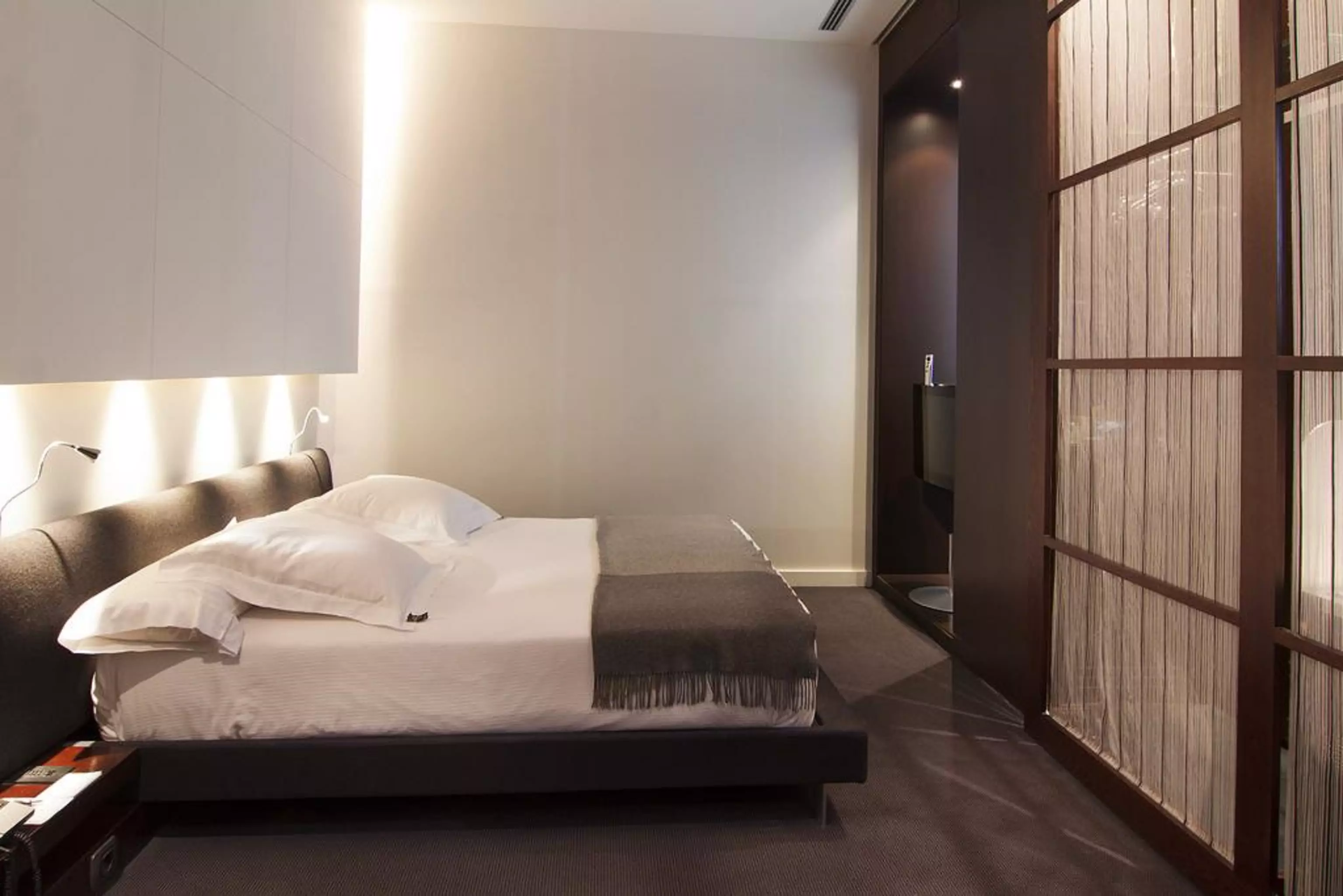 Alibaba https://cdn.alibaba.ir/ostorage/hotel-accommodation-images/6a06bbe361ec039ef75db70c_Barcelona-SixtyTwo-1.webp