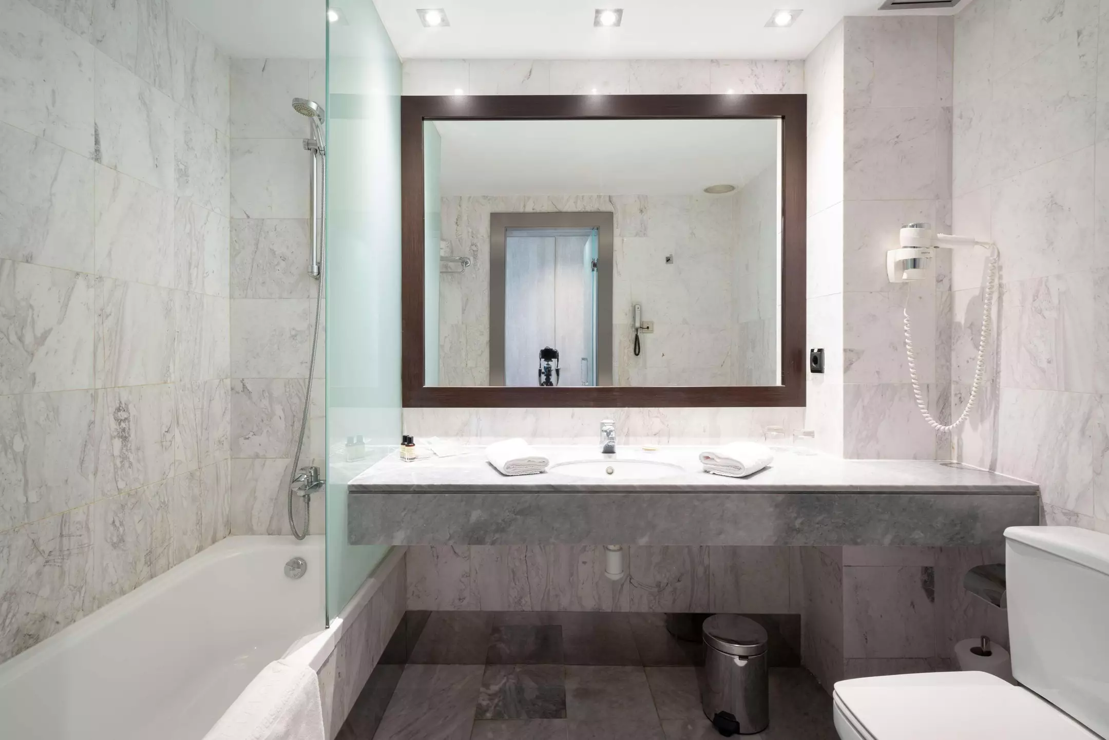 هتل Catalonia Gran Hotel Verdi Sabadell