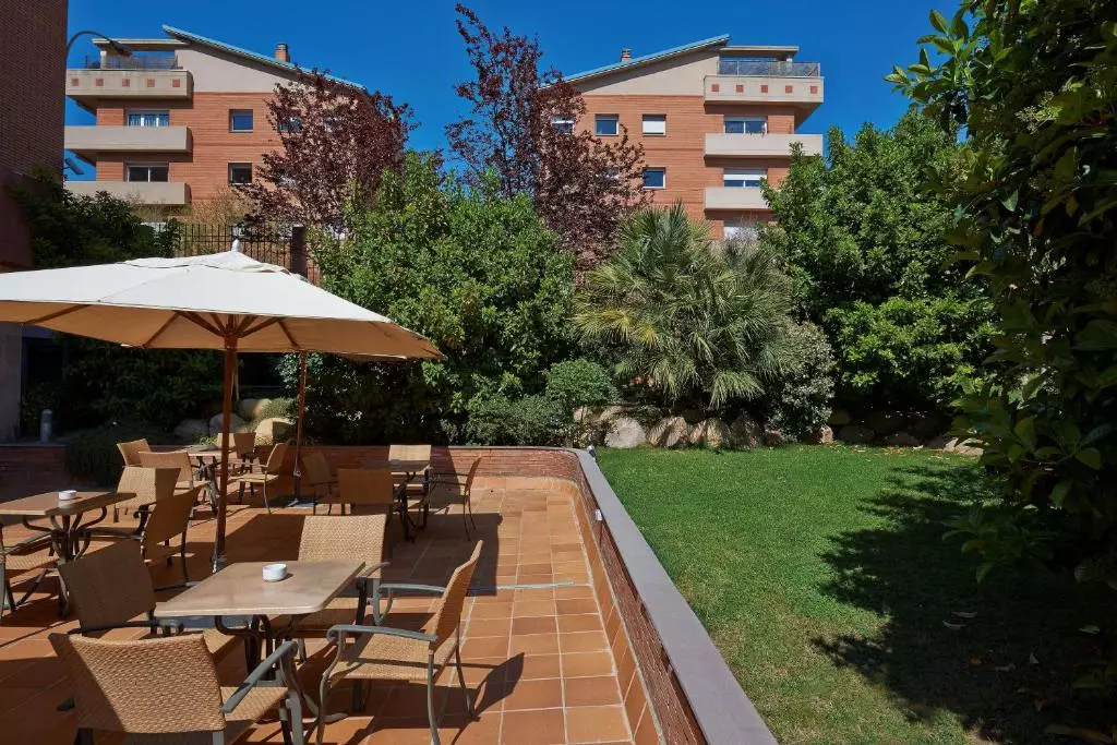هتل Sercotel Porta Barcelona Sant Just Desvern