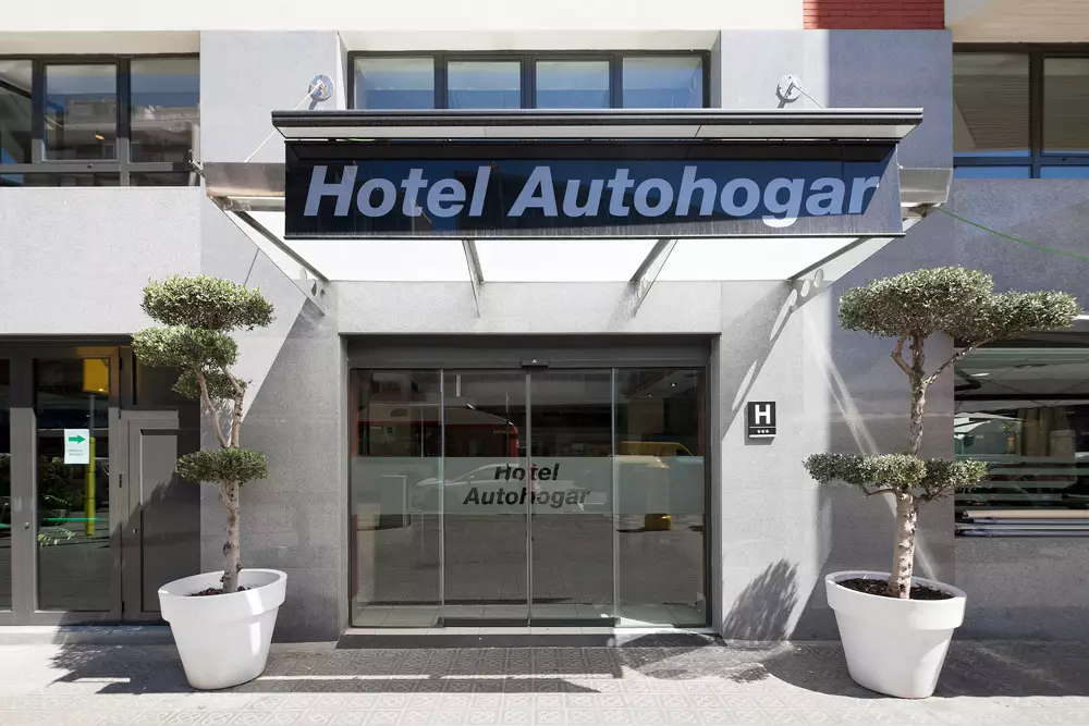 Alibaba https://cdn.alibaba.ir/ostorage/hotel-accommodation-images/6a06db4561ec039ef75dcf4c_Barcelona-Hotel-Autohogar-1.webp