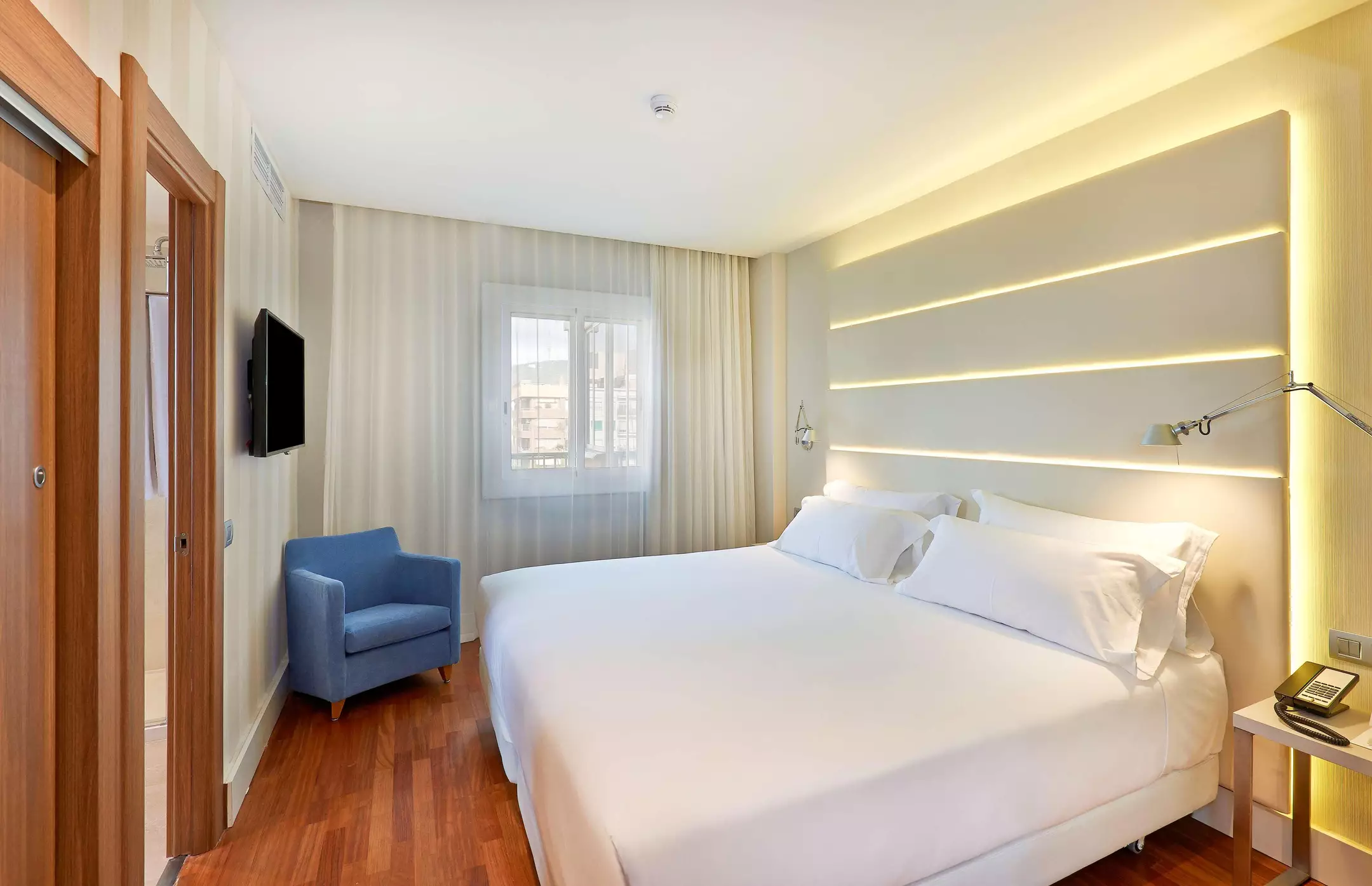 Alibaba https://cdn.alibaba.ir/ostorage/hotel-accommodation-images/6a0706f761ec039ef75defdd_Barcelona-NH-Barcelona-Les-Corts-1.webp