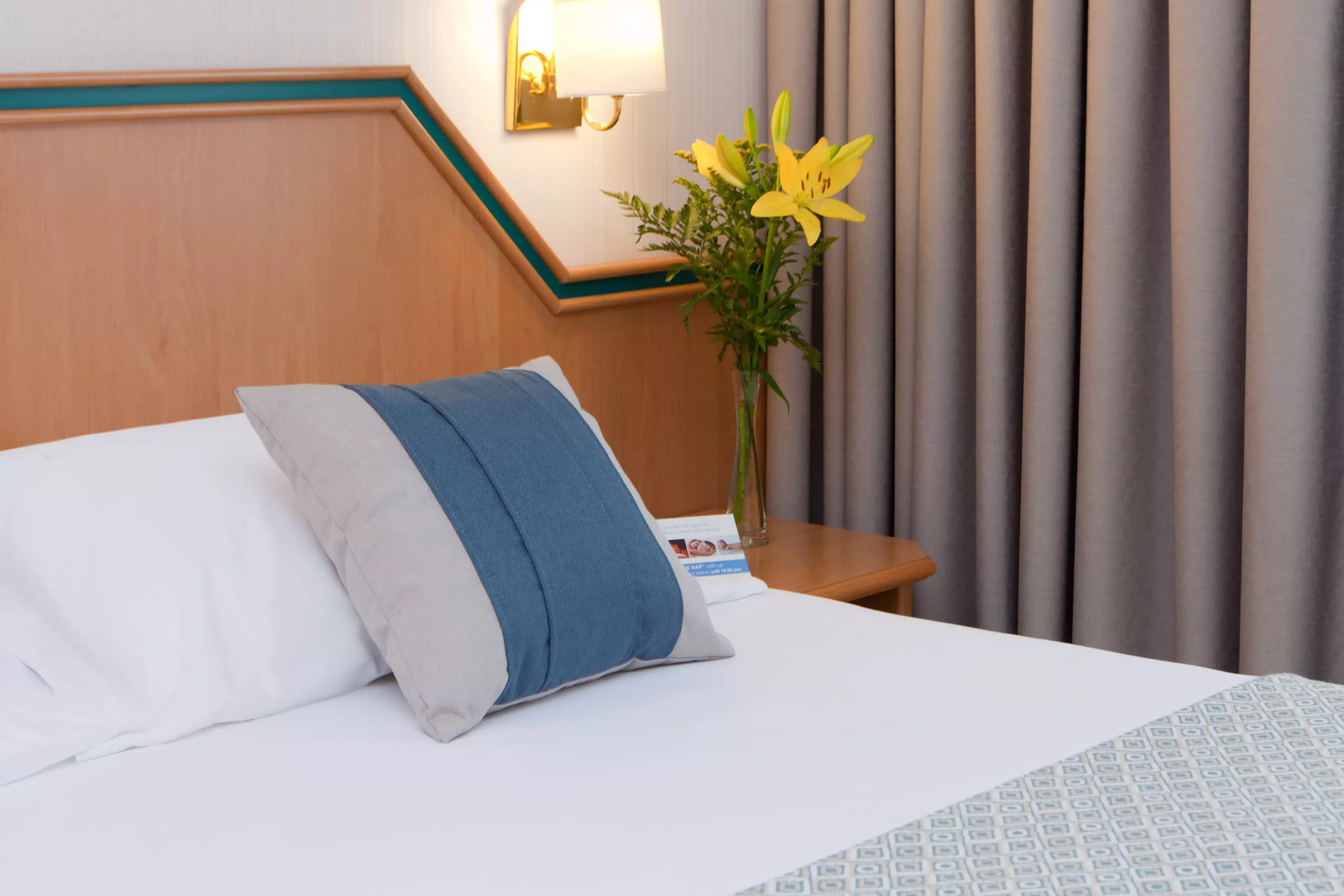Alibaba https://cdn.alibaba.ir/ostorage/hotel-accommodation-images/6a07103e61ec039ef75df6cd_Madrid-Hotel-Praga-1.webp