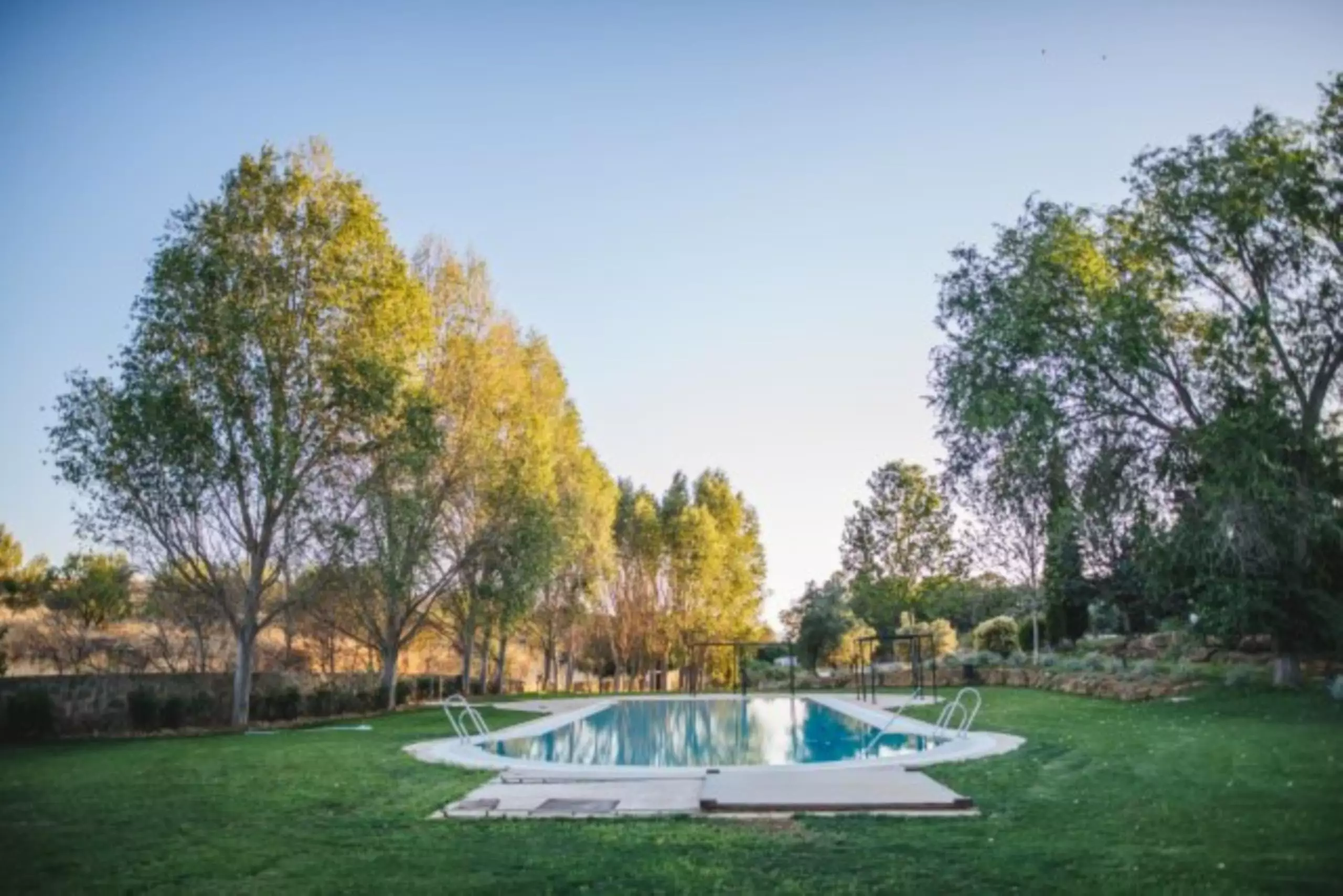 Alibaba https://cdn.alibaba.ir/ostorage/hotel-accommodation-images/6a07190461ec039ef75dfd11_Ronda-Hotel-Bodega-El-Juncal-1.webp