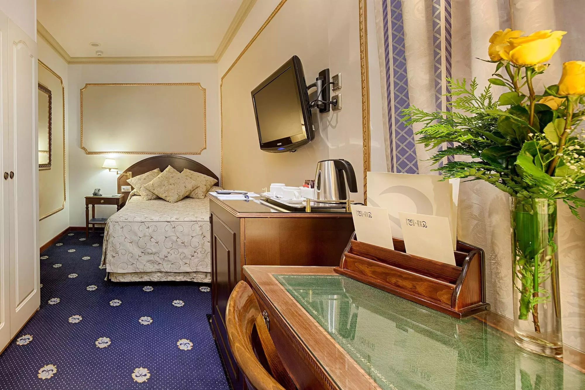 Alibaba https://cdn.alibaba.ir/ostorage/hotel-accommodation-images/6a072e3b61ec039ef75e0cb4_Barcelona-Roger-de-Lluria-1.webp
