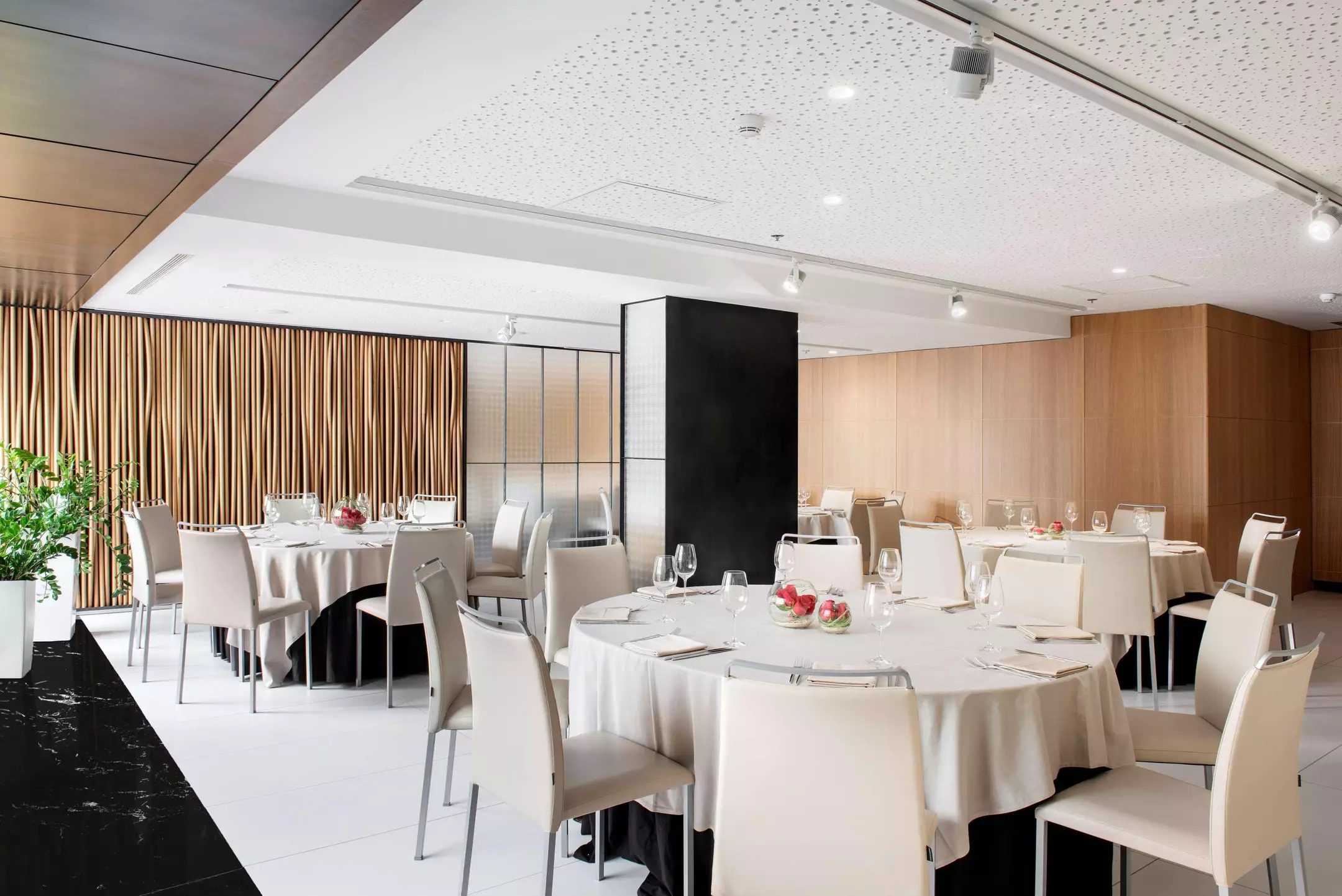 Alibaba https://cdn.alibaba.ir/ostorage/hotel-accommodation-images/6a07345561ec039ef75e1159_Barcelona-NH-Collection-Barcelona-Gran-Hotel-Calder-n-1.webp