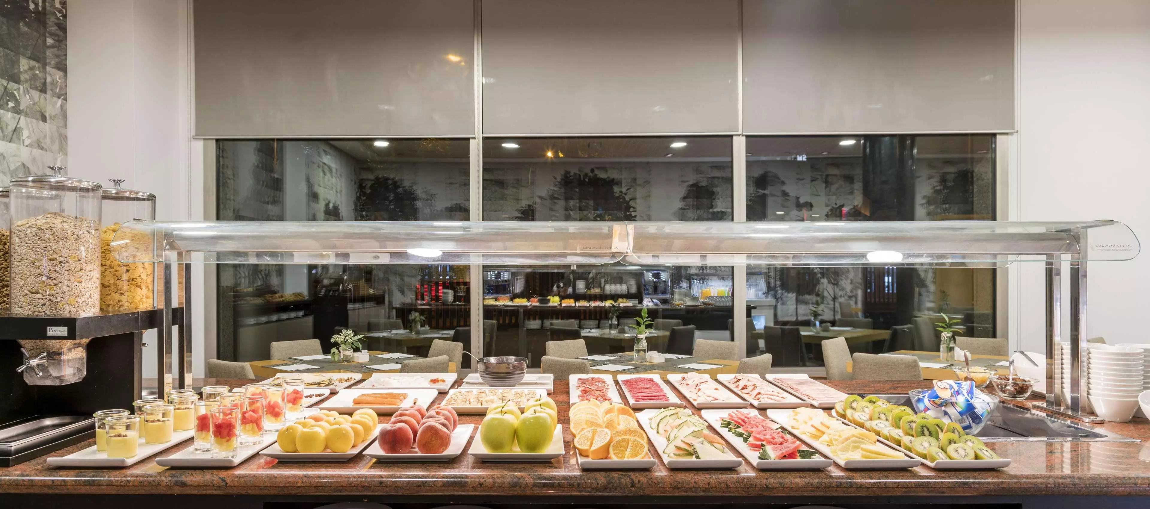 هتل Hotel ILUNION Alcalá Norte مادرید