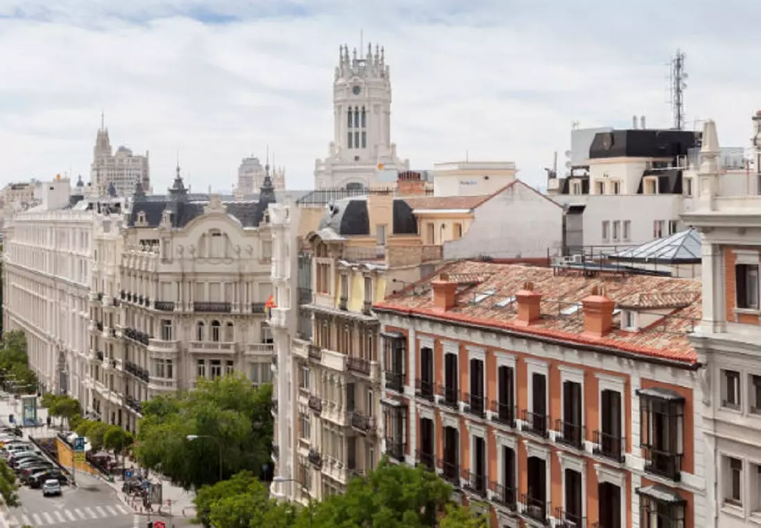 Alibaba https://cdn.alibaba.ir/ostorage/hotel-accommodation-images/6a077b4561ec039ef75e44f9_Madrid-Hotel-Palacio-Del-Retiro-Autograph-Collection-0.webp