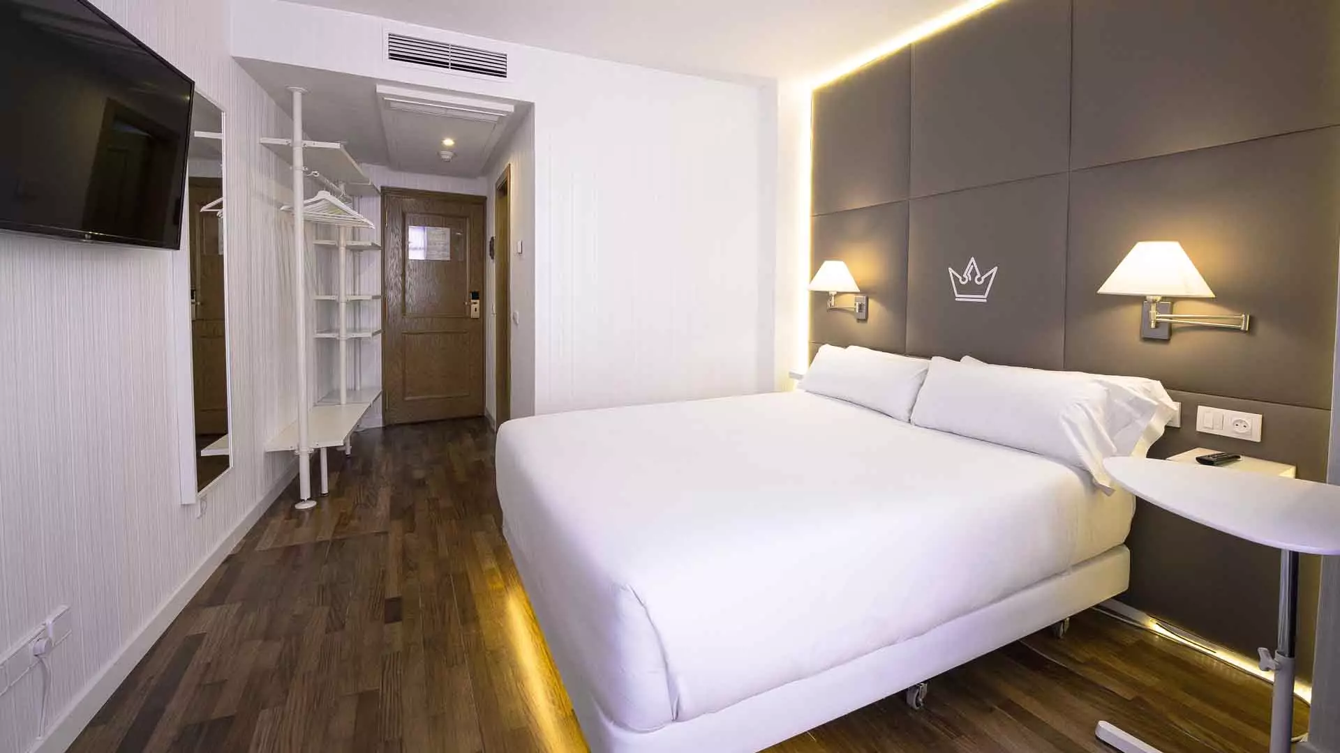 Alibaba https://cdn.alibaba.ir/ostorage/hotel-accommodation-images/6a077dd061ec039ef75e46e1_Madrid-Erase-Un-Hotel-1.webp