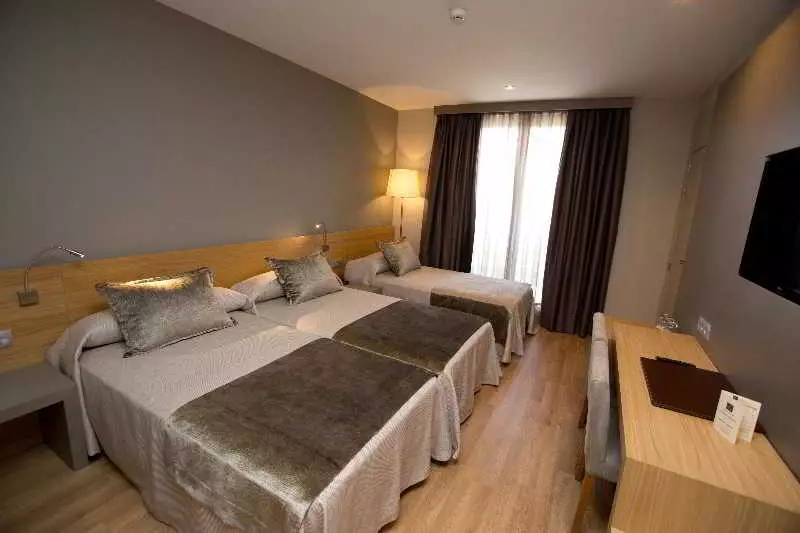 هتل Hotel M.A. Sevilla Congresos سویل