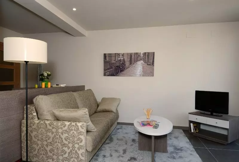 Alibaba https://cdn.alibaba.ir/ostorage/hotel-accommodation-images/6a07c3b861ec039ef75e7cd9_Barcelona-Pierre--Vacances-Apartamentos-Barcelona-Sants-1.webp