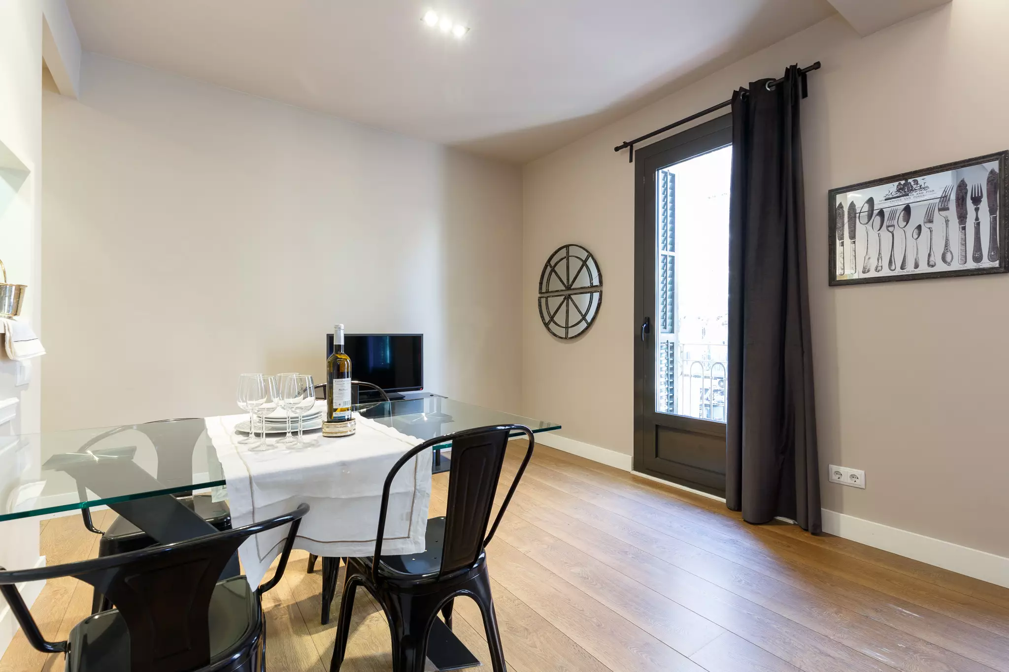 هتل AinB Eixample-Miro Apartments بارسلونا