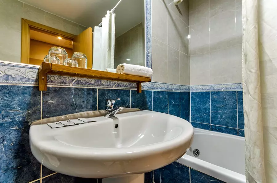 Alibaba https://cdn.alibaba.ir/ostorage/hotel-accommodation-images/6a07da4761ec039ef75e8f46_Valdemoro-Hotel-Valdemoro-1.webp