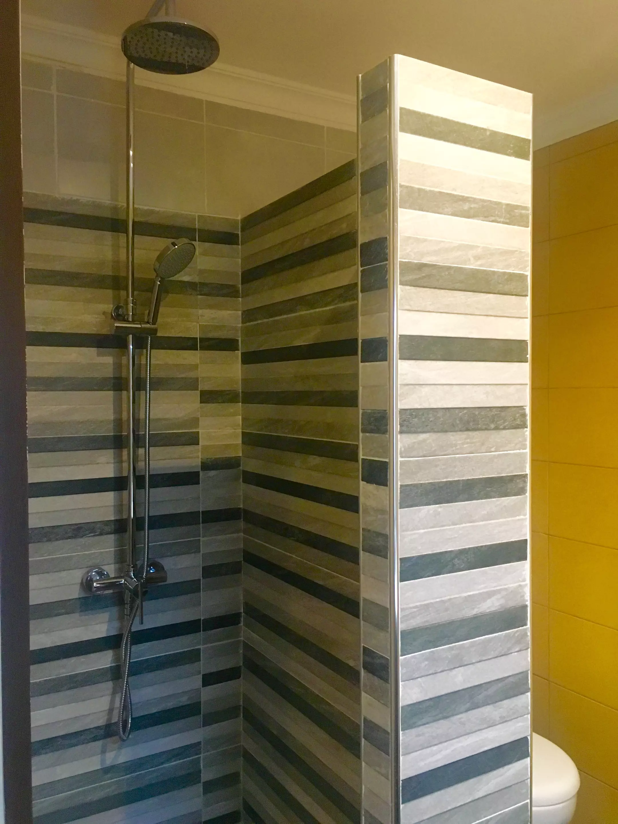 هتل Hotel Petit Mirador Torrelles de Llobregat