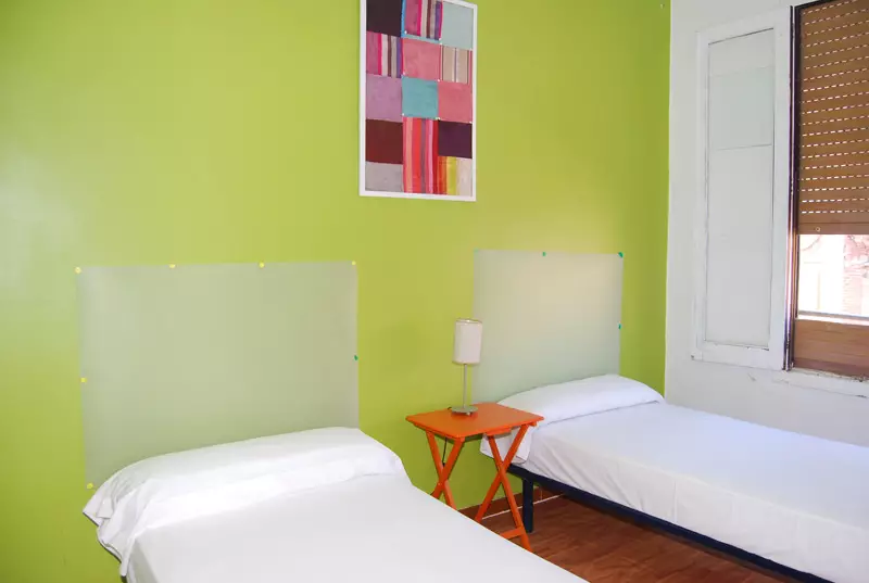 هتل Russafa Youth Hostel والنسیا