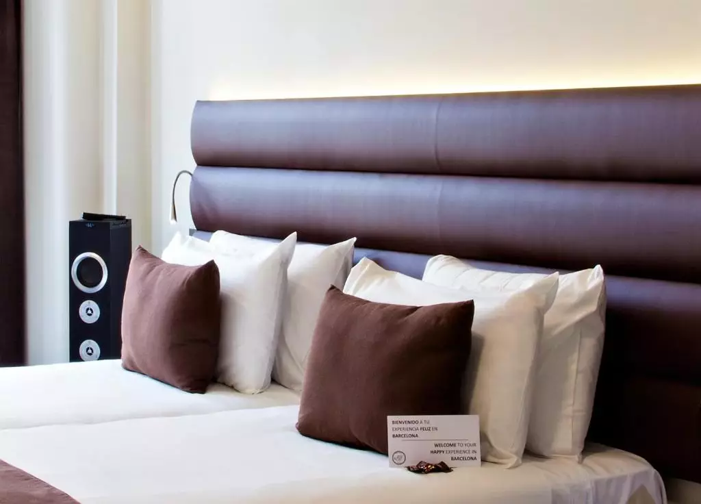 Alibaba https://cdn.alibaba.ir/ostorage/hotel-accommodation-images/6a080c9361ec039ef75eb7e5_Barcelona-BCN-Urbaness-Hotels-Gran-Rosellon-1.webp
