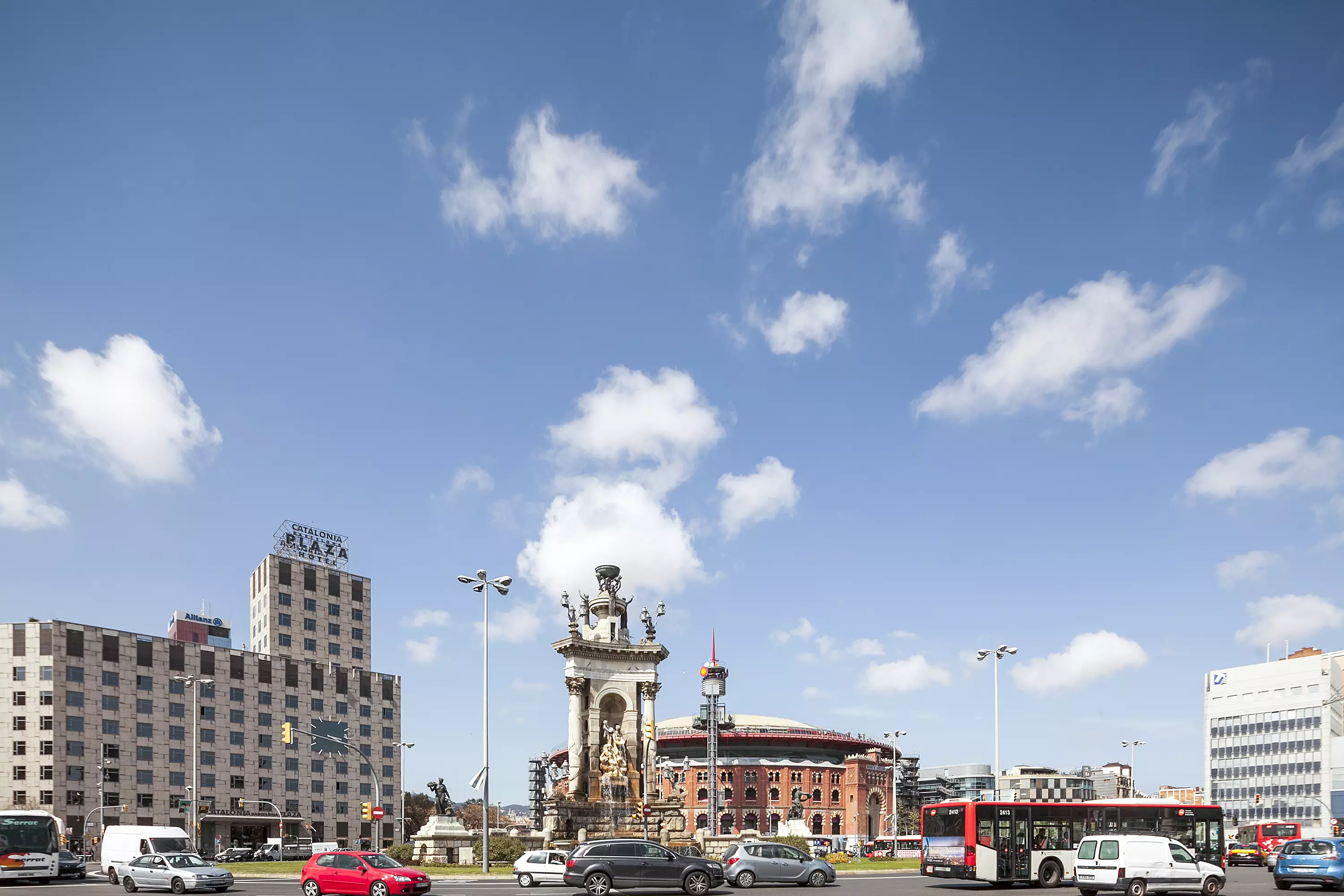 Alibaba https://cdn.alibaba.ir/ostorage/hotel-accommodation-images/6a080ec461ec039ef75eb9b9_Barcelona-Ding-Dong-Fira-Apartments-1.webp