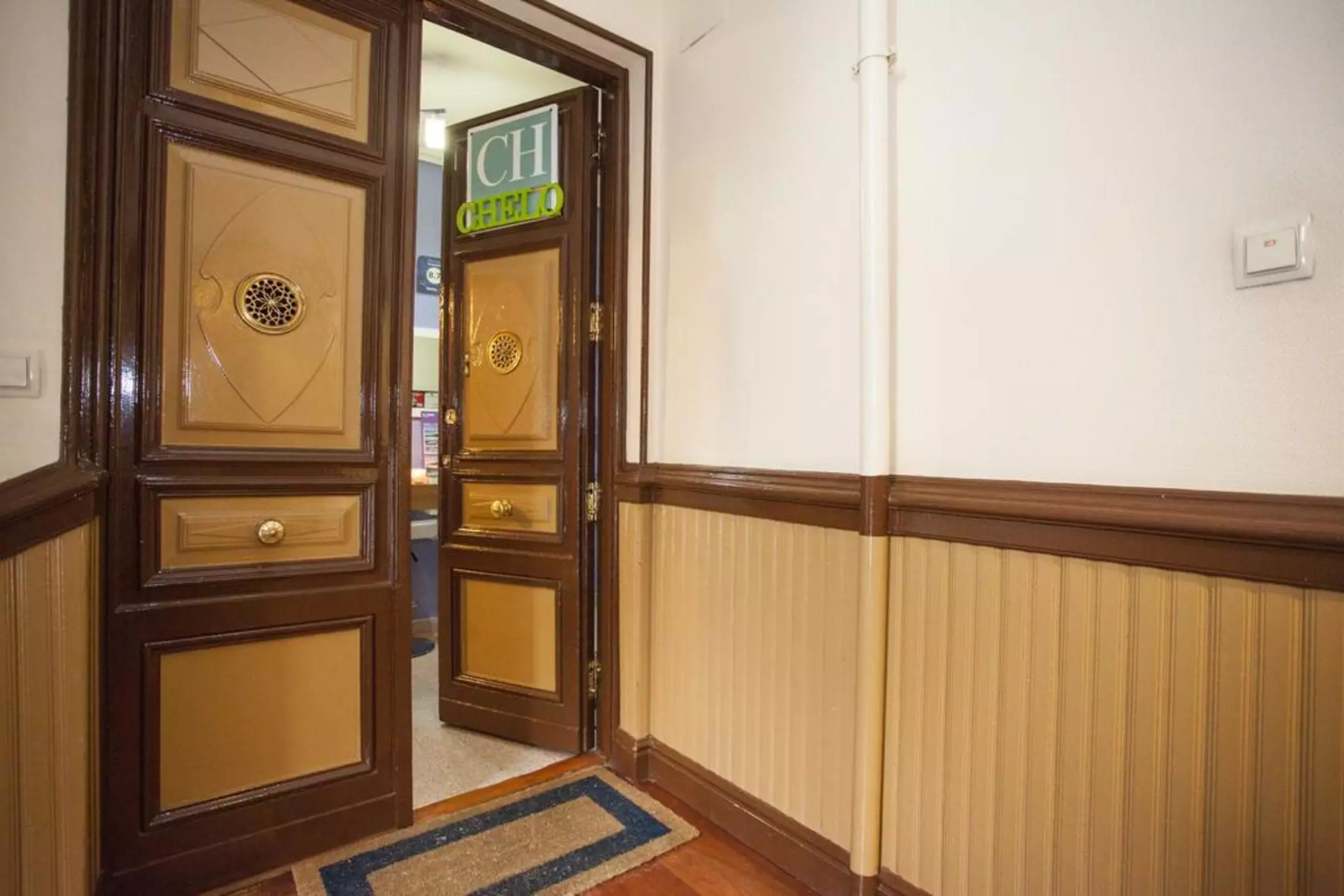 Alibaba https://cdn.alibaba.ir/ostorage/hotel-accommodation-images/6a08107861ec039ef75ebb0d_Madrid-C-H-Chelo-de-Madrid-1.webp