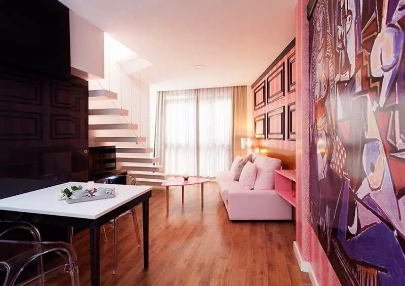هتل Apartamentos Picasso Suites Málaga مالاگا