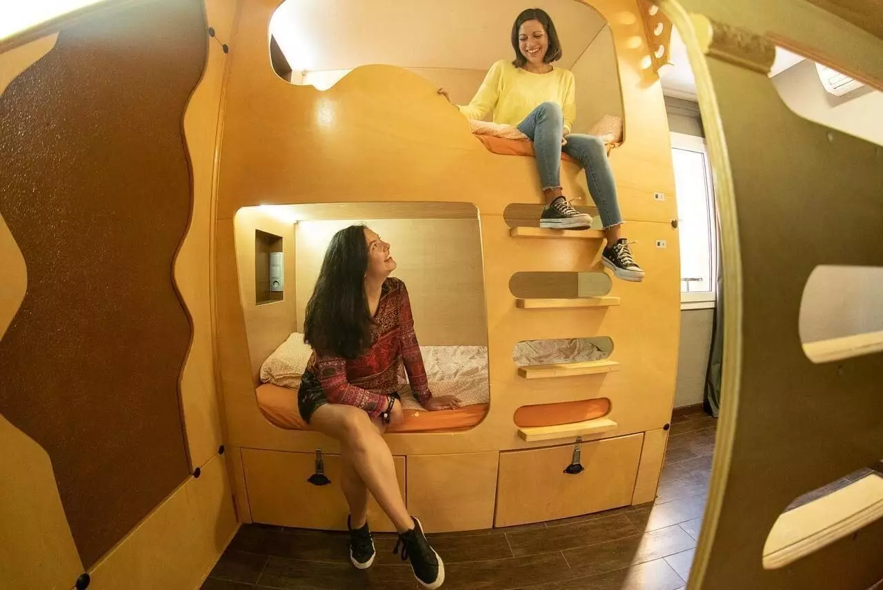 Alibaba https://cdn.alibaba.ir/ostorage/hotel-accommodation-images/6a084d1661ec039ef75eede2_Barcelona-Hostel-One-Paralelo-1.webp