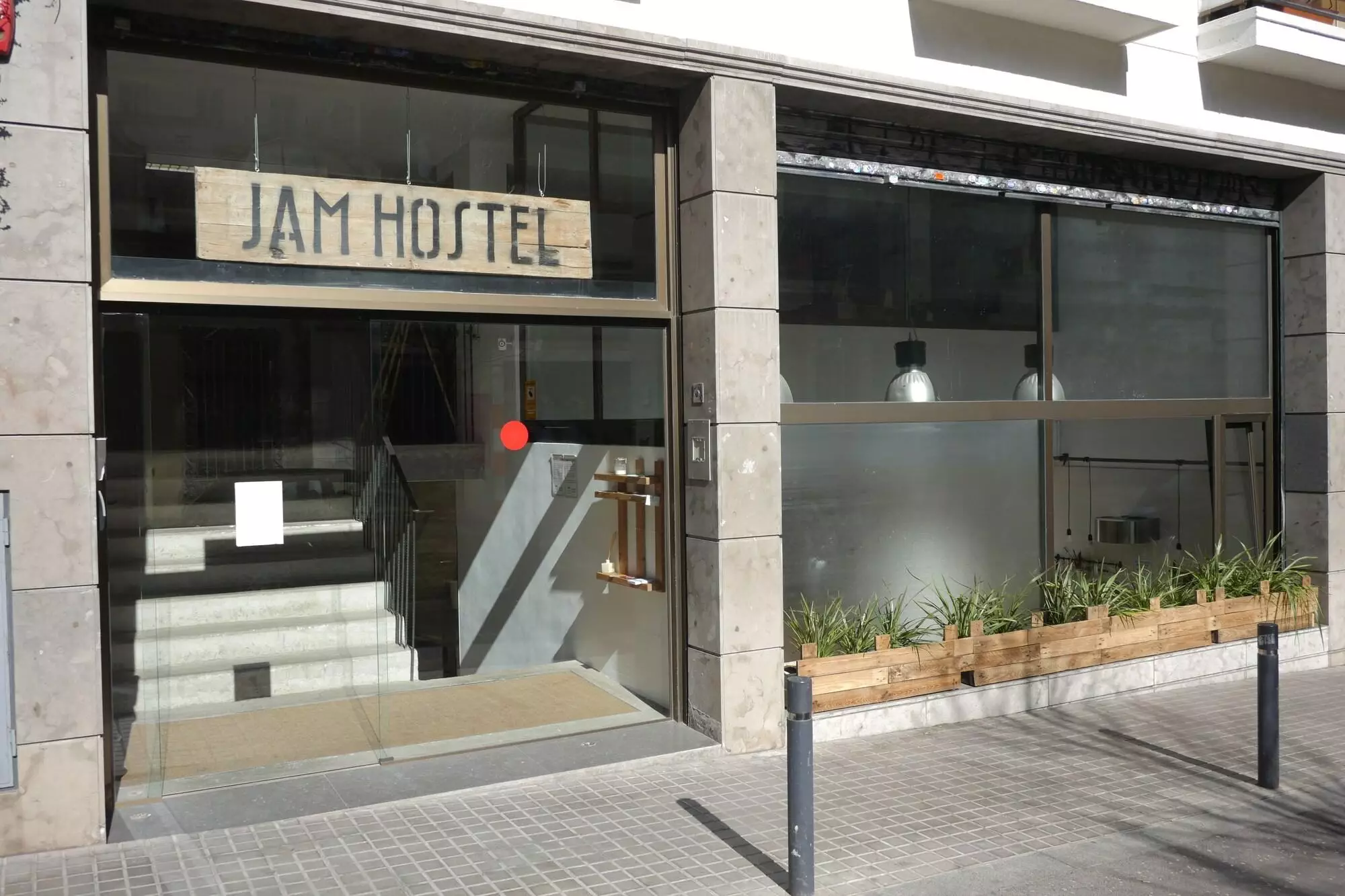 هتل Jam Hostel Barcelona بارسلونا